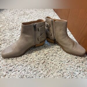 Yellow Box Taupe Neutral Ankle Boots Women’s Size 7.5